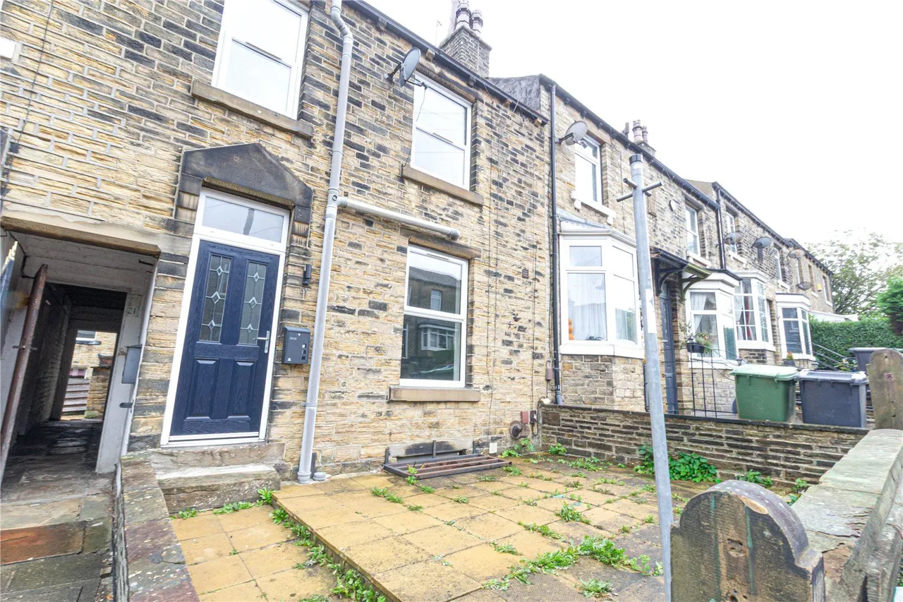 2 bed house to rent, Lister Street, Huddersfield, HD5