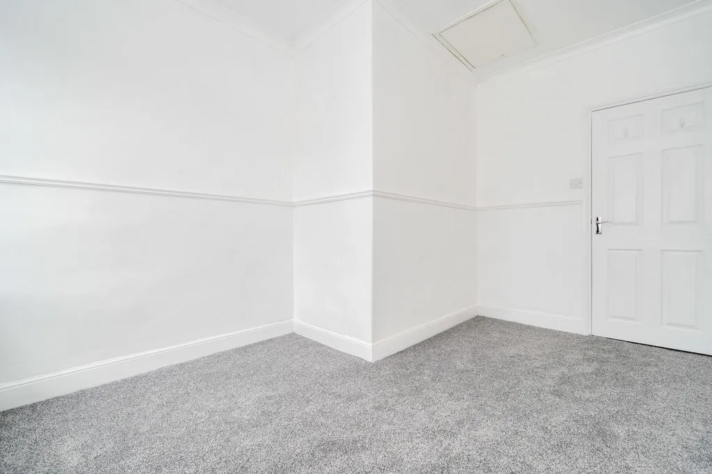 Moorlands Road, Birkenshaw, BD11, photo 8