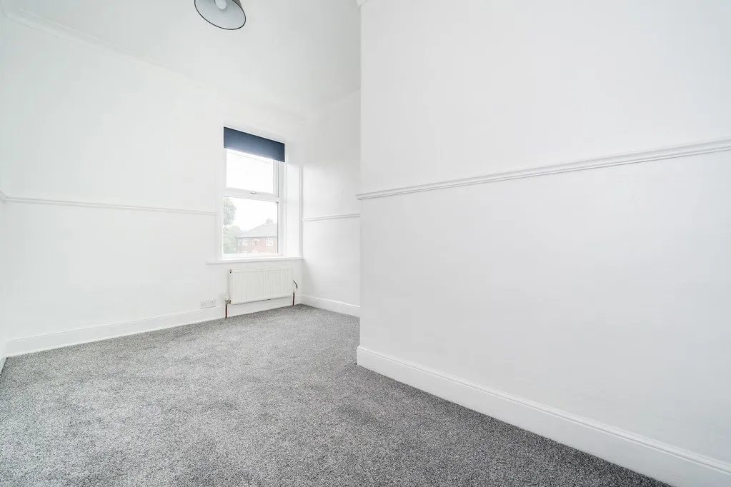 Moorlands Road, Birkenshaw, BD11, photo 7