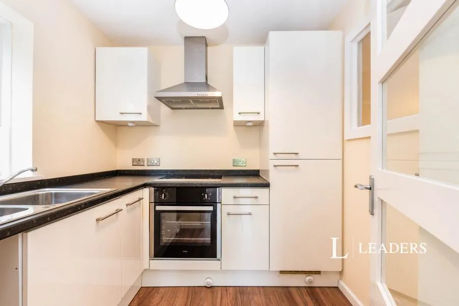 Apple Trees Place, Woking, GU22, photo 5