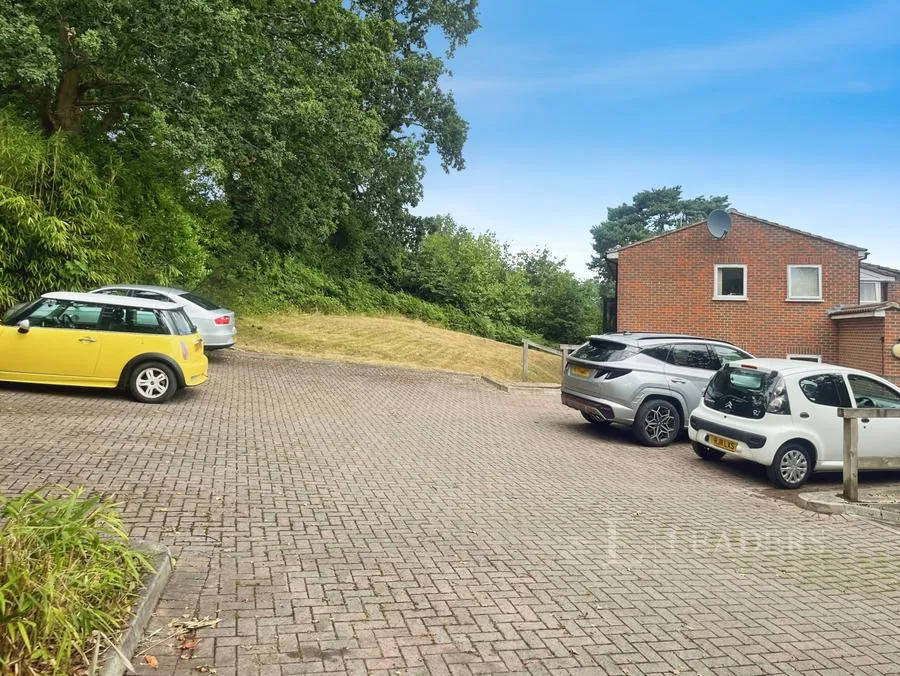 Apple Trees Place, Woking, GU22, photo 14