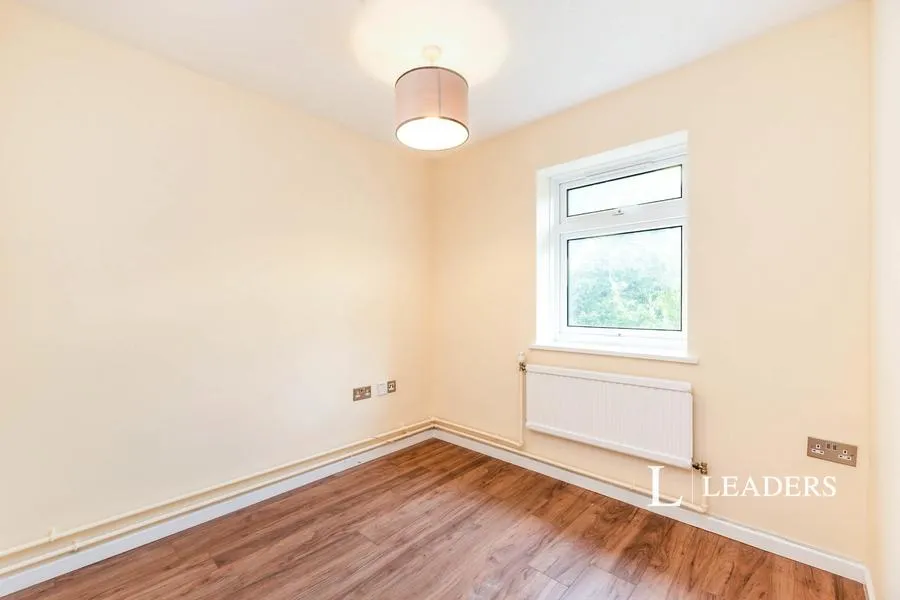Apple Trees Place, Woking, GU22, photo 13