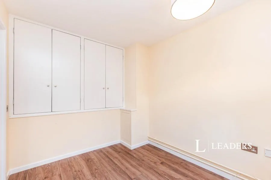 Apple Trees Place, Woking, GU22, photo 7