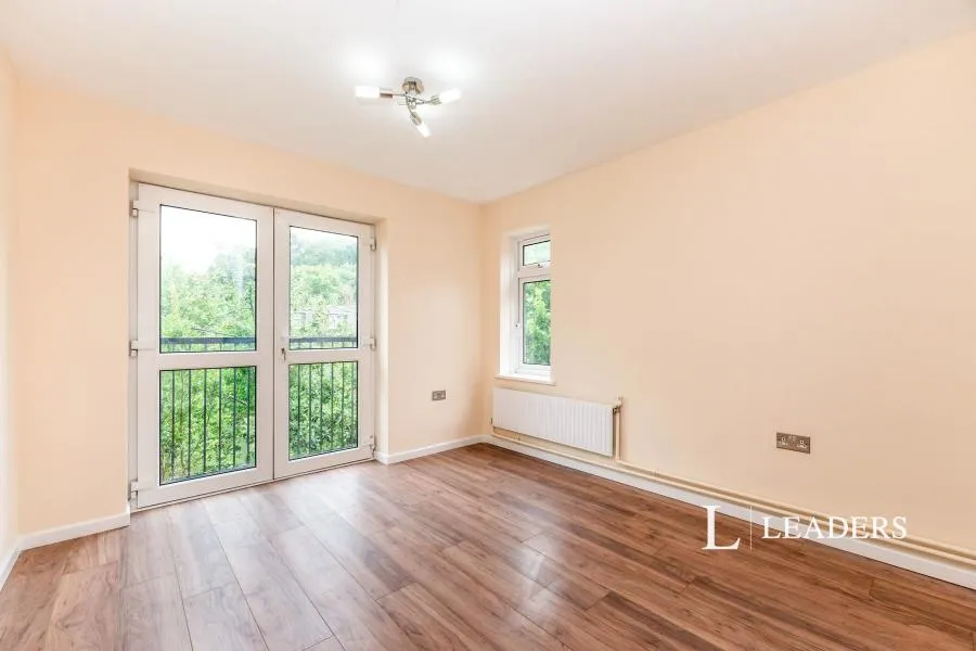 Apple Trees Place, Woking, GU22, photo 2