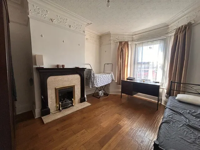 Crawley Green Road, Luton, Beds, photo 9