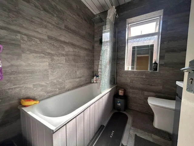 Crawley Green Road, Luton, Beds, photo 5