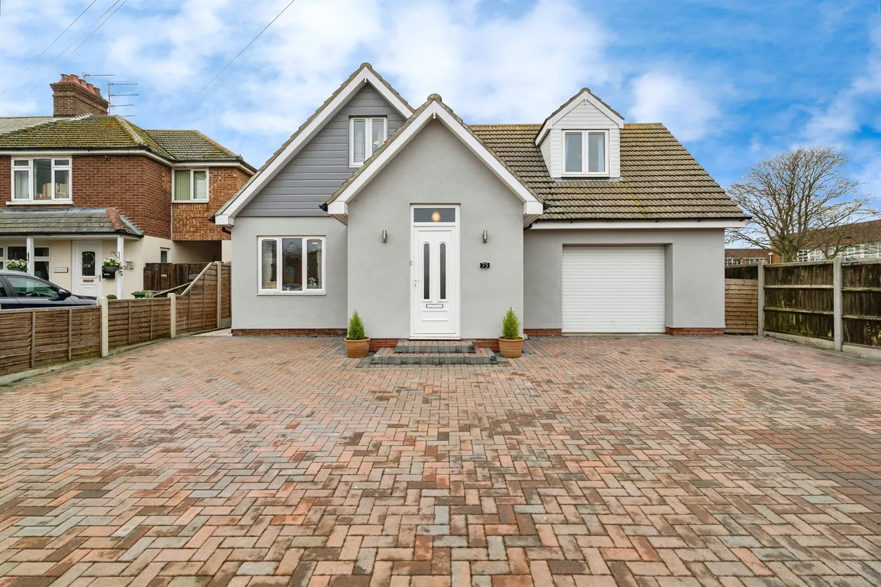 5 bed house for sale — Burgh Road, Gorleston, Great Yarmouth