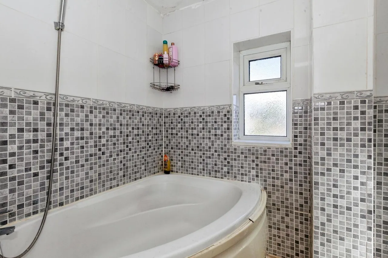 Wellhouse Road, Maidenhead, SL6, photo 13