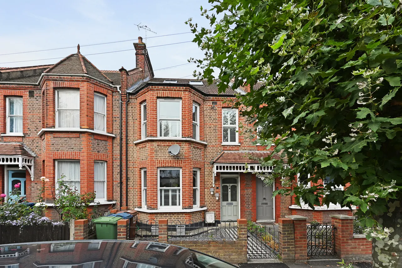 4 bed house for sale, Drury Road, West Harrow, HA1