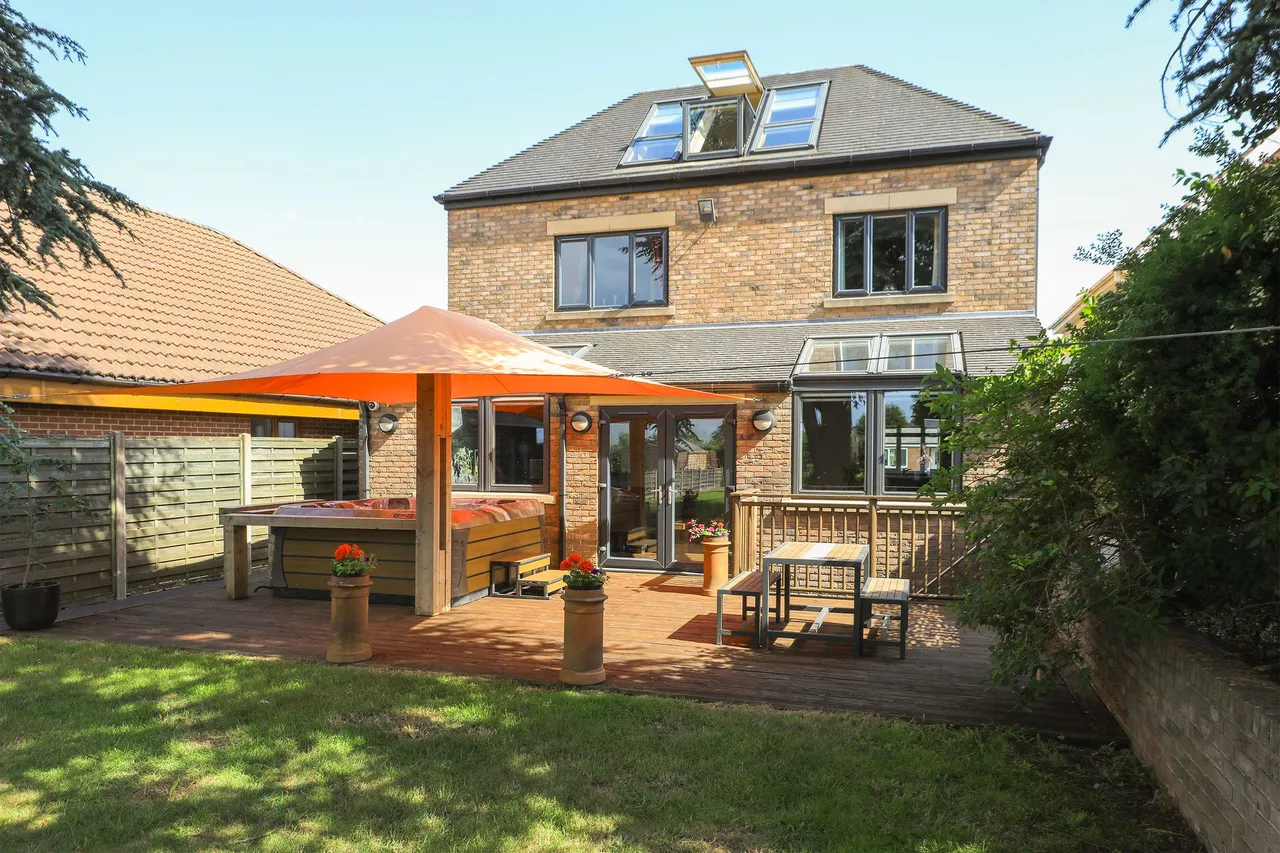 Nethermoor Road, New Tupton, S42, photo 38