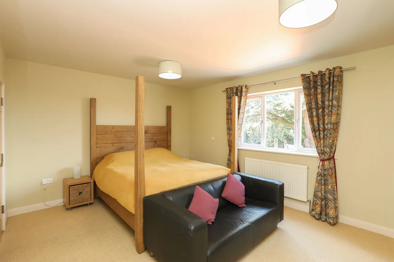Nethermoor Road, New Tupton, S42, photo 19