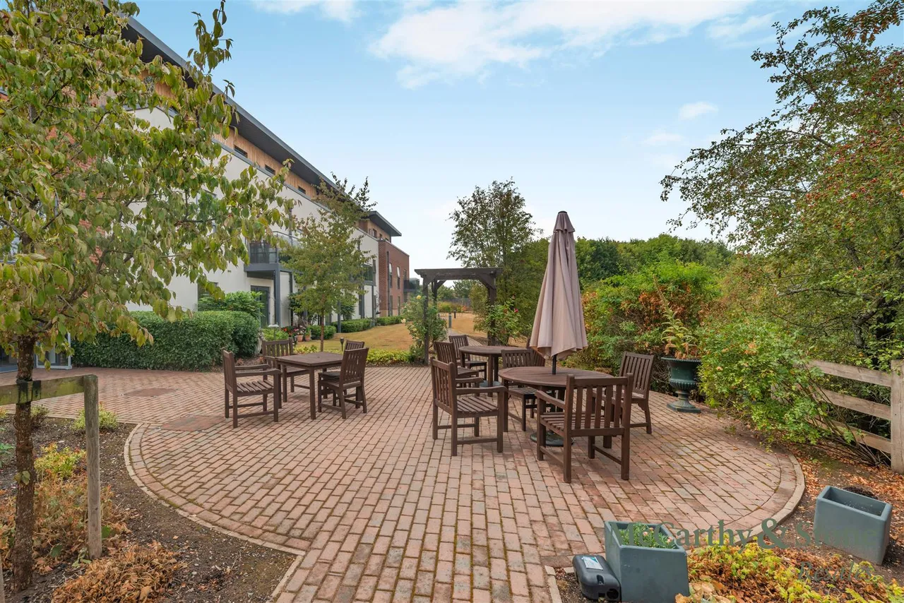 1 bed flat for sale, Springfield Close, Stratford-Upon-Avon, CV37