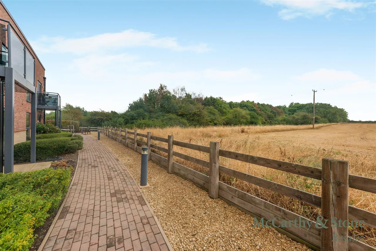 Springfield Close, Stratford-Upon-Avon, CV37, photo 19
