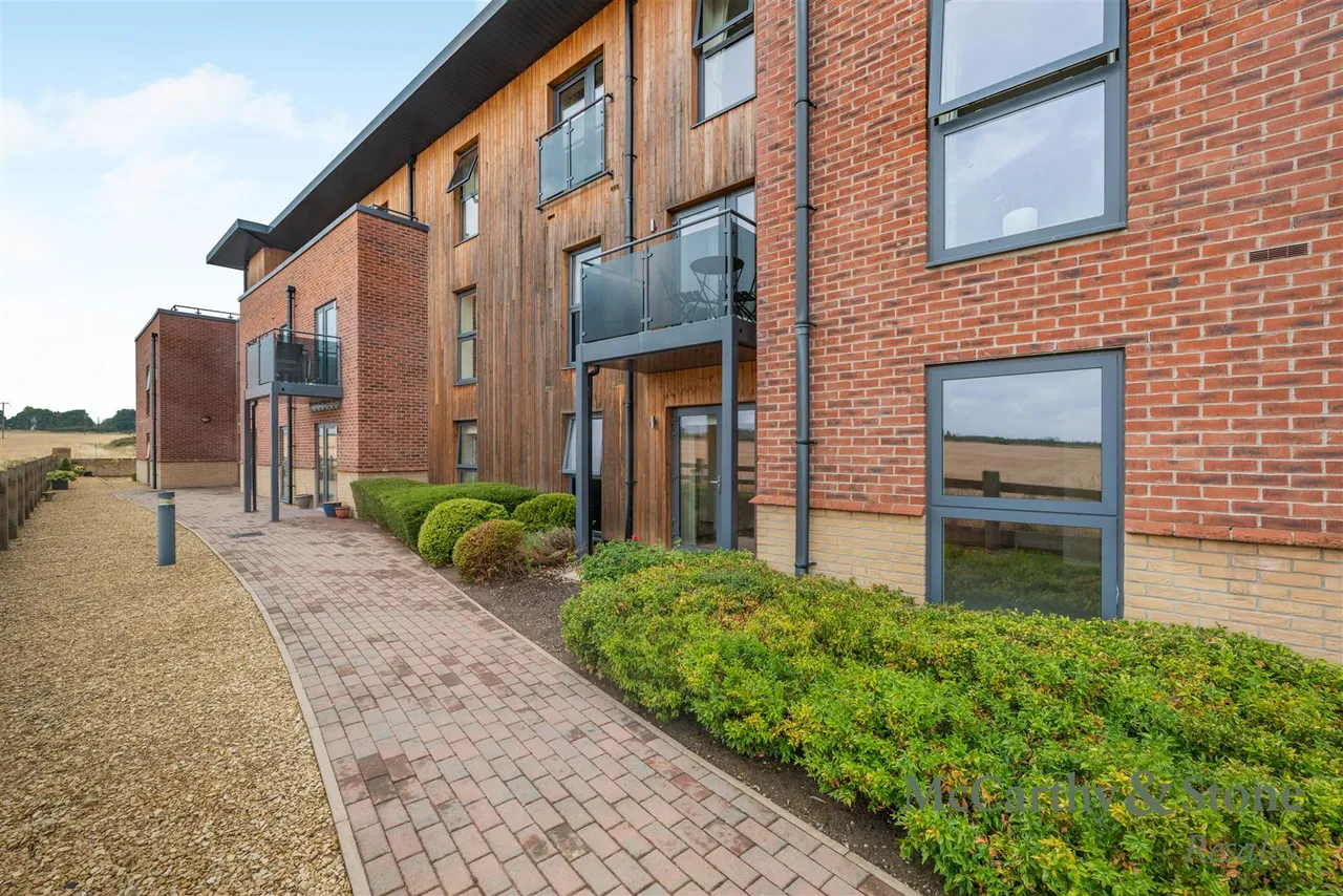 Springfield Close, Stratford-Upon-Avon, CV37, photo 22