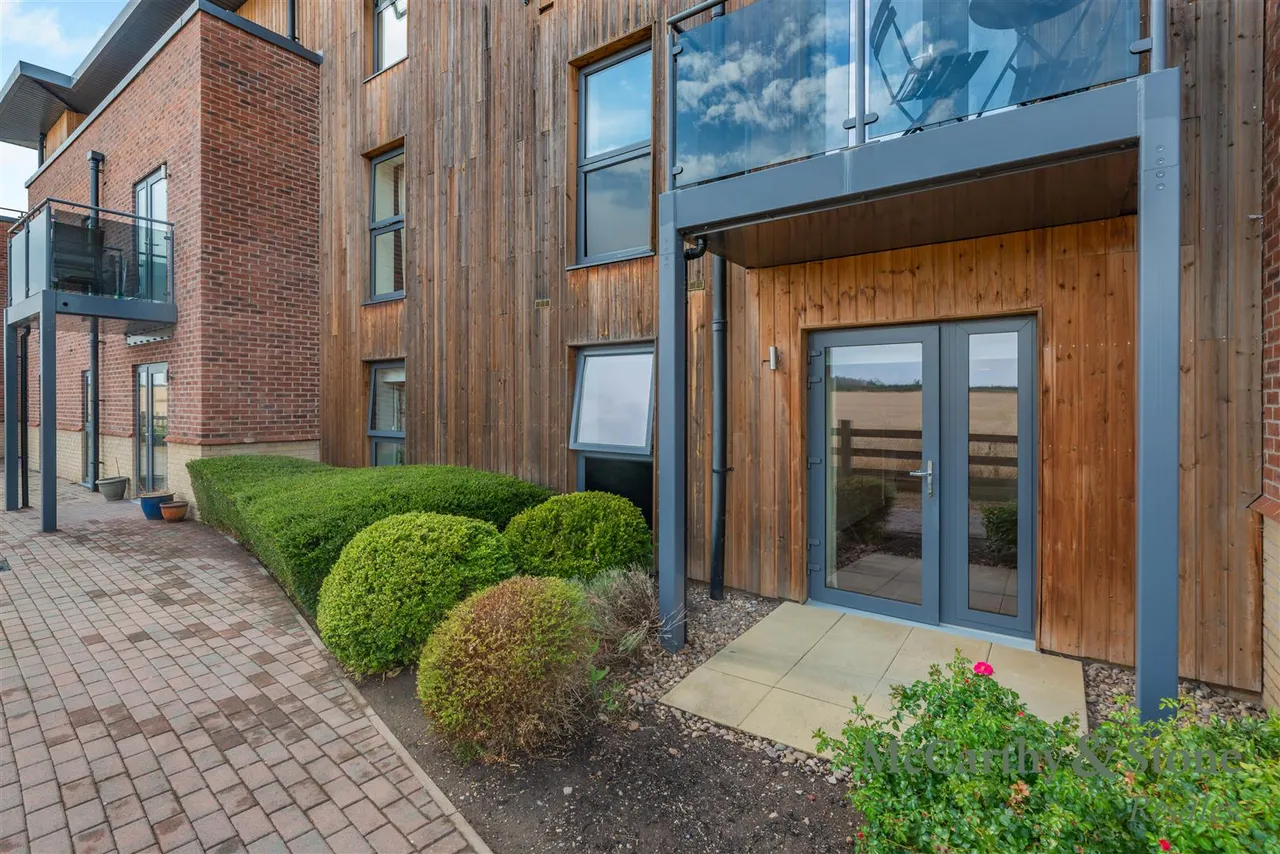 Springfield Close, Stratford-Upon-Avon, CV37, photo 23