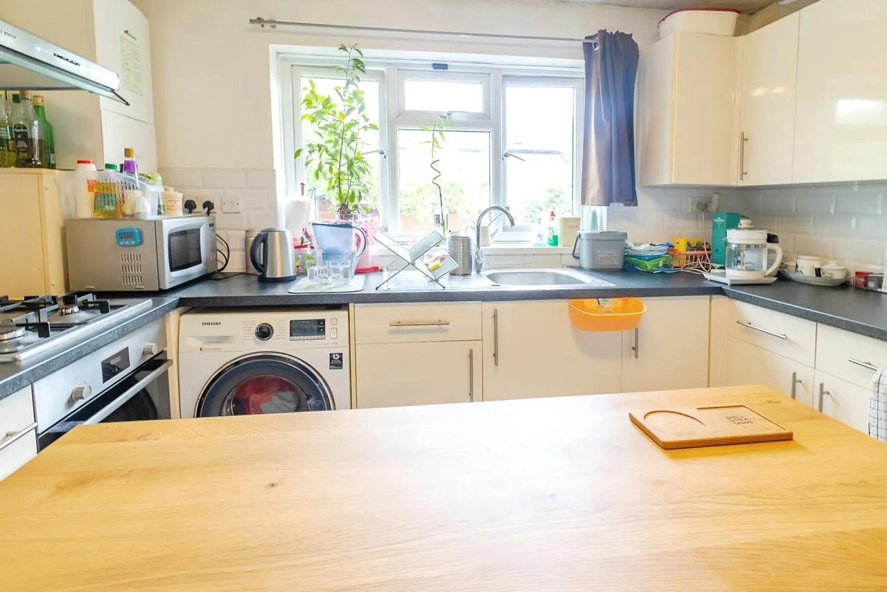 Bradwell Road, New Bradwell, Milton Keynes, Buckinghamshire, MK13, photo 4