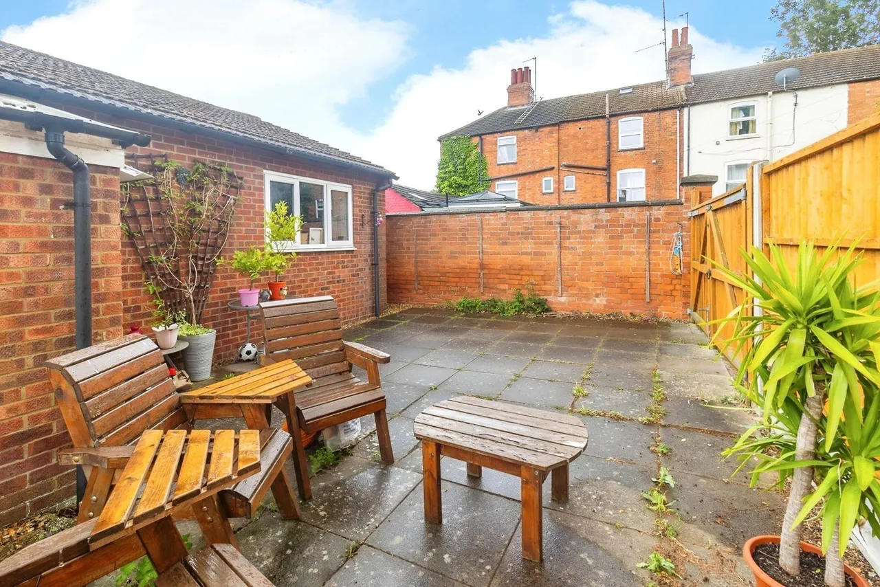 Bradwell Road, New Bradwell, Milton Keynes, Buckinghamshire, MK13, photo 16