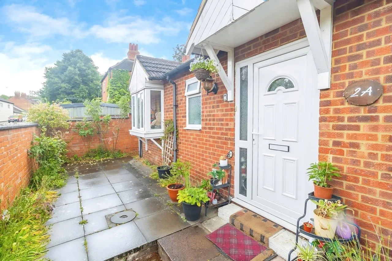 Bradwell Road, New Bradwell, Milton Keynes, Buckinghamshire, MK13, photo 12