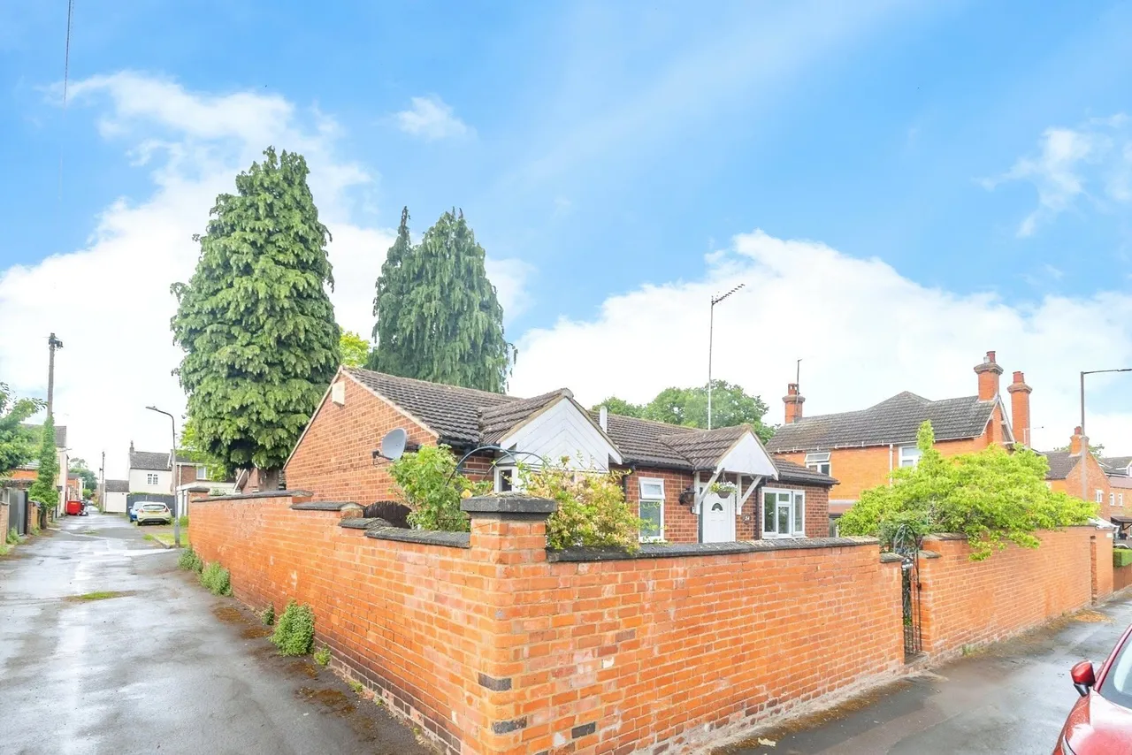 Bradwell Road, New Bradwell, Milton Keynes, Buckinghamshire, MK13, photo 15