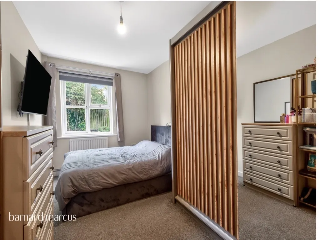Beaumaris Gardens, London, photo 5