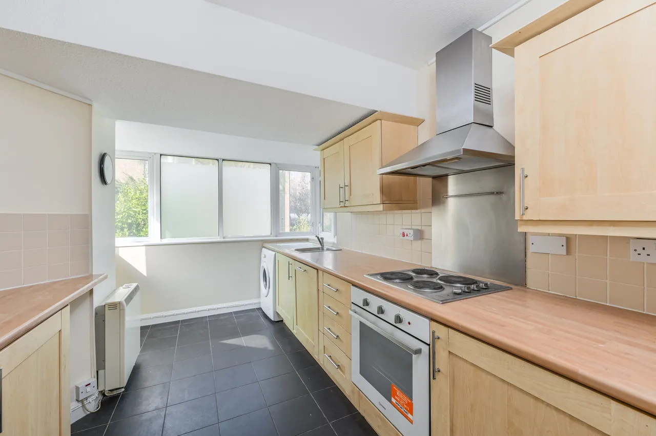 8 Osprey Heights, 7 Bramlands Close, London, photo 5