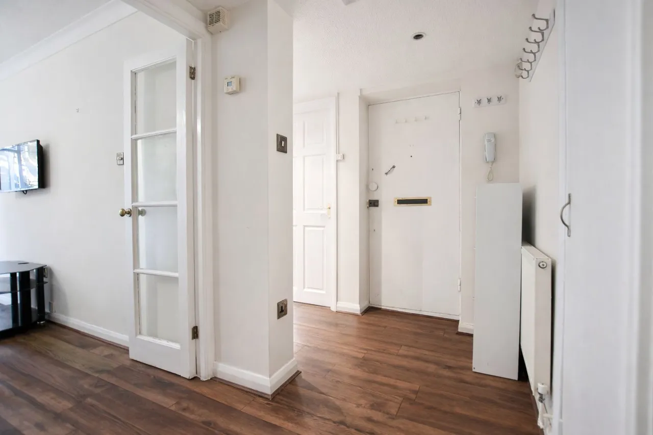 Woodcote Road, Wallington, photo 8