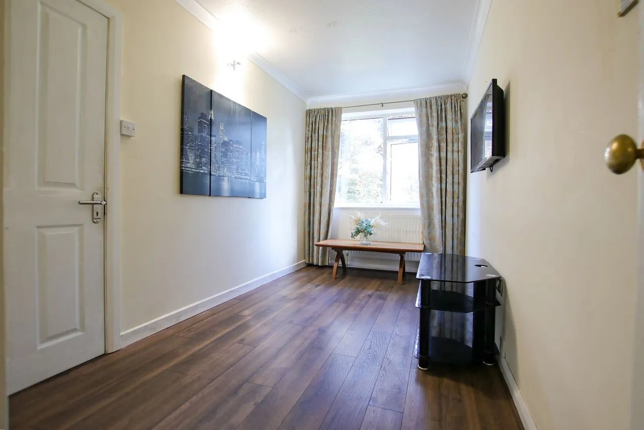 Woodcote Road, Wallington, photo 13