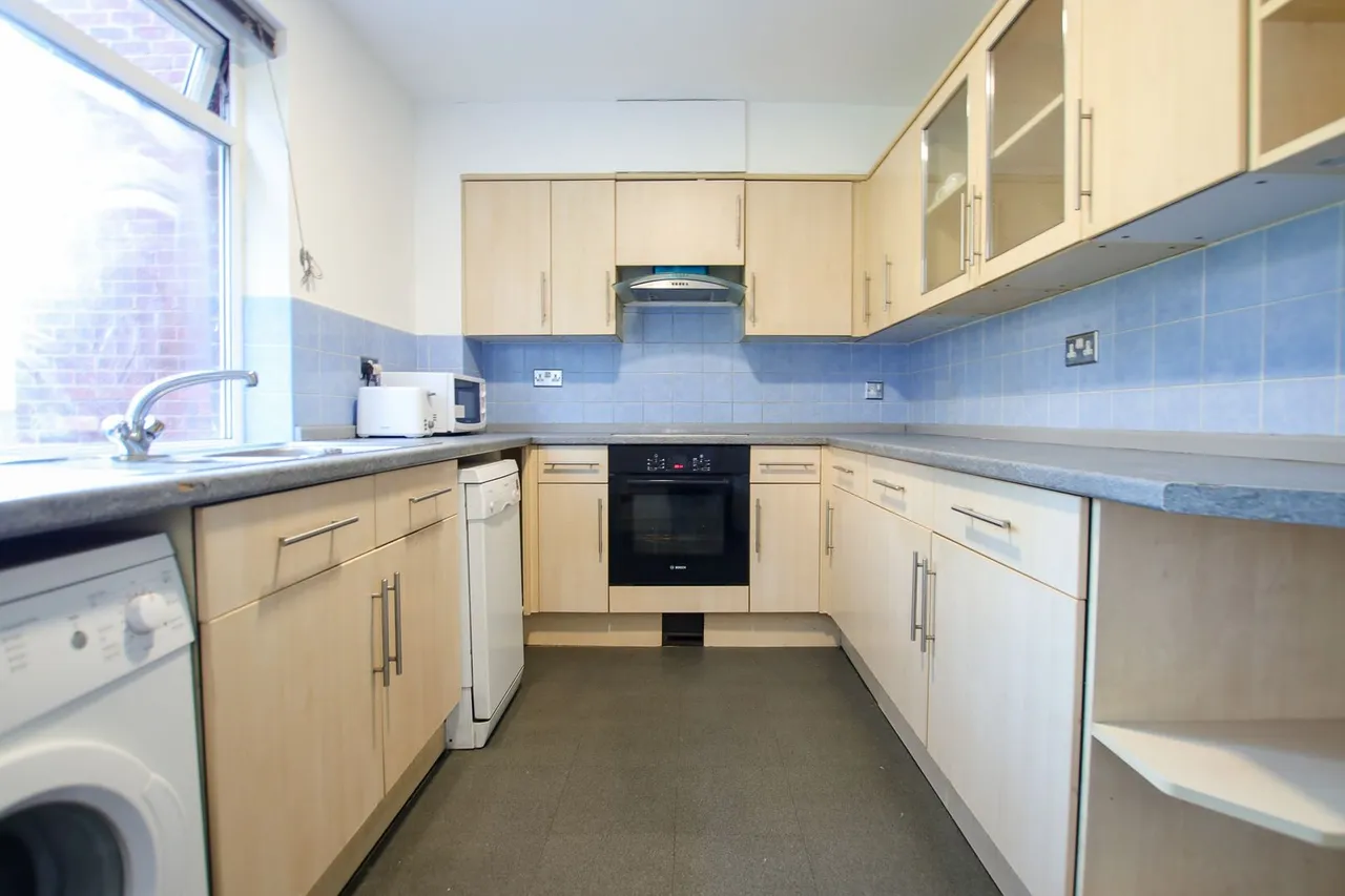 Woodcote Road, Wallington, photo 4