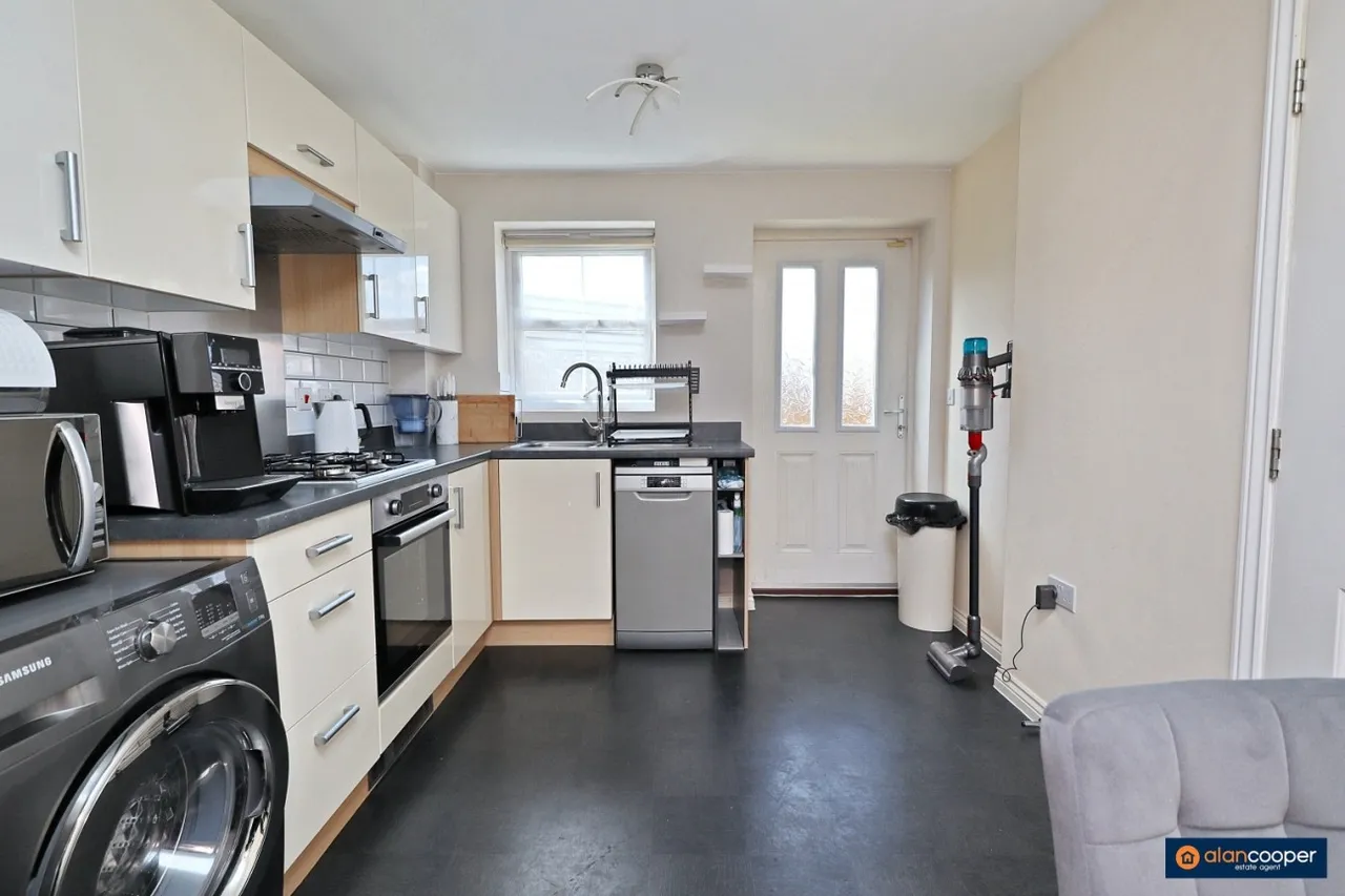 Seven Foot Lane, Nuneaton, CV10, photo 16
