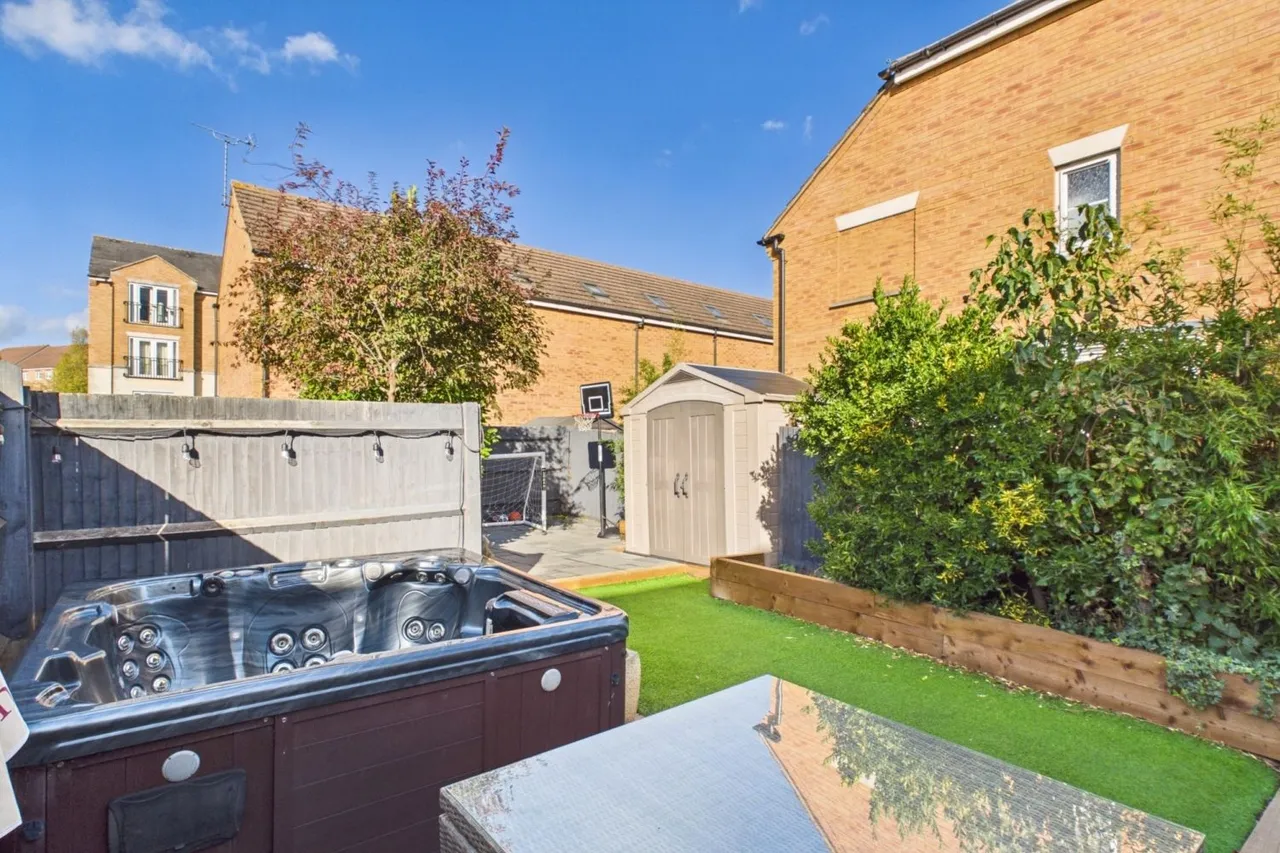 Johnson Drive, Leighton Buzzard, LU7, photo 12