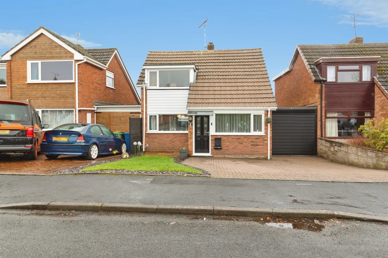 4 bed house for sale — Amblefield Way, Stafford