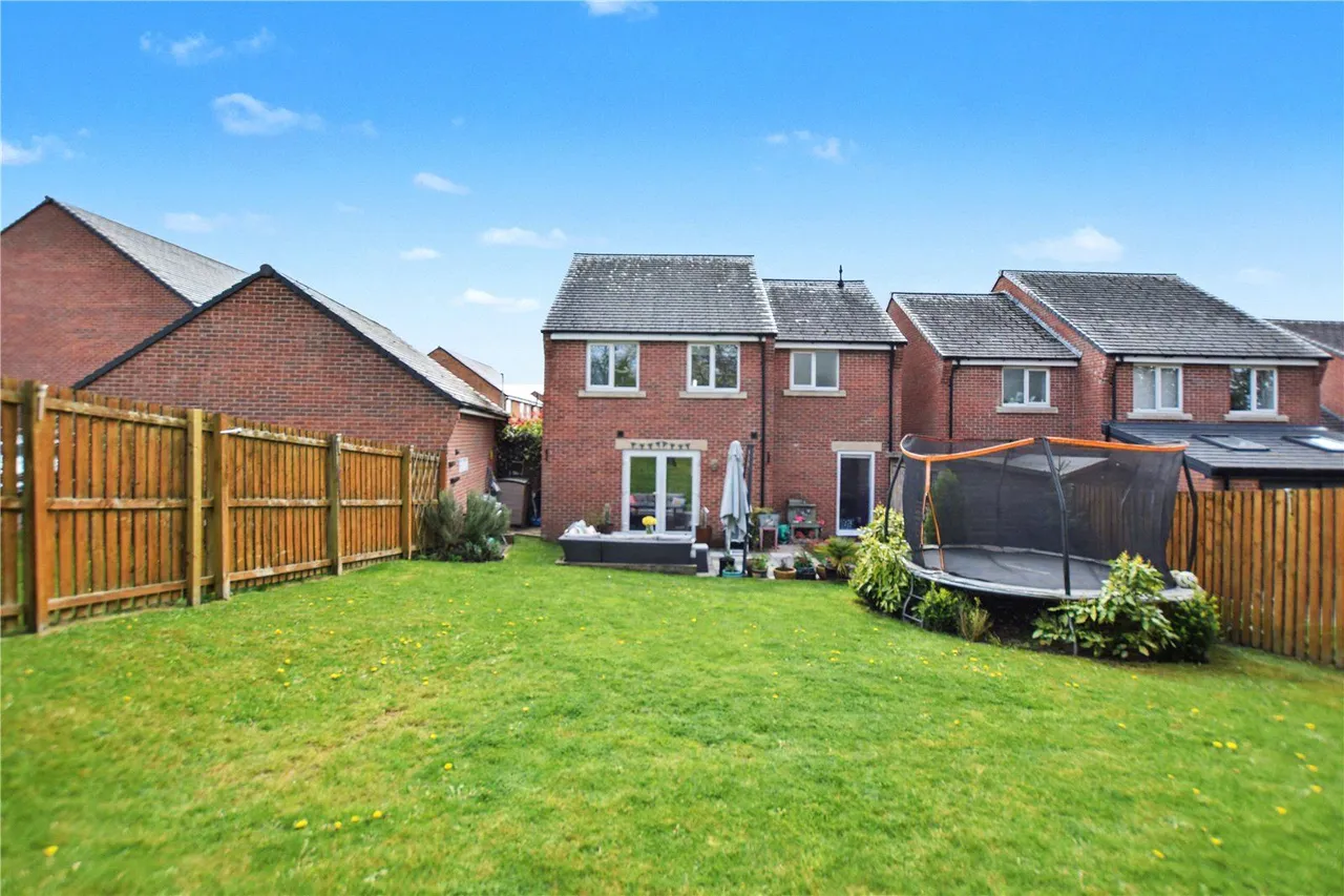 Amelia Stewart Lane, Manston, LS15, photo 10