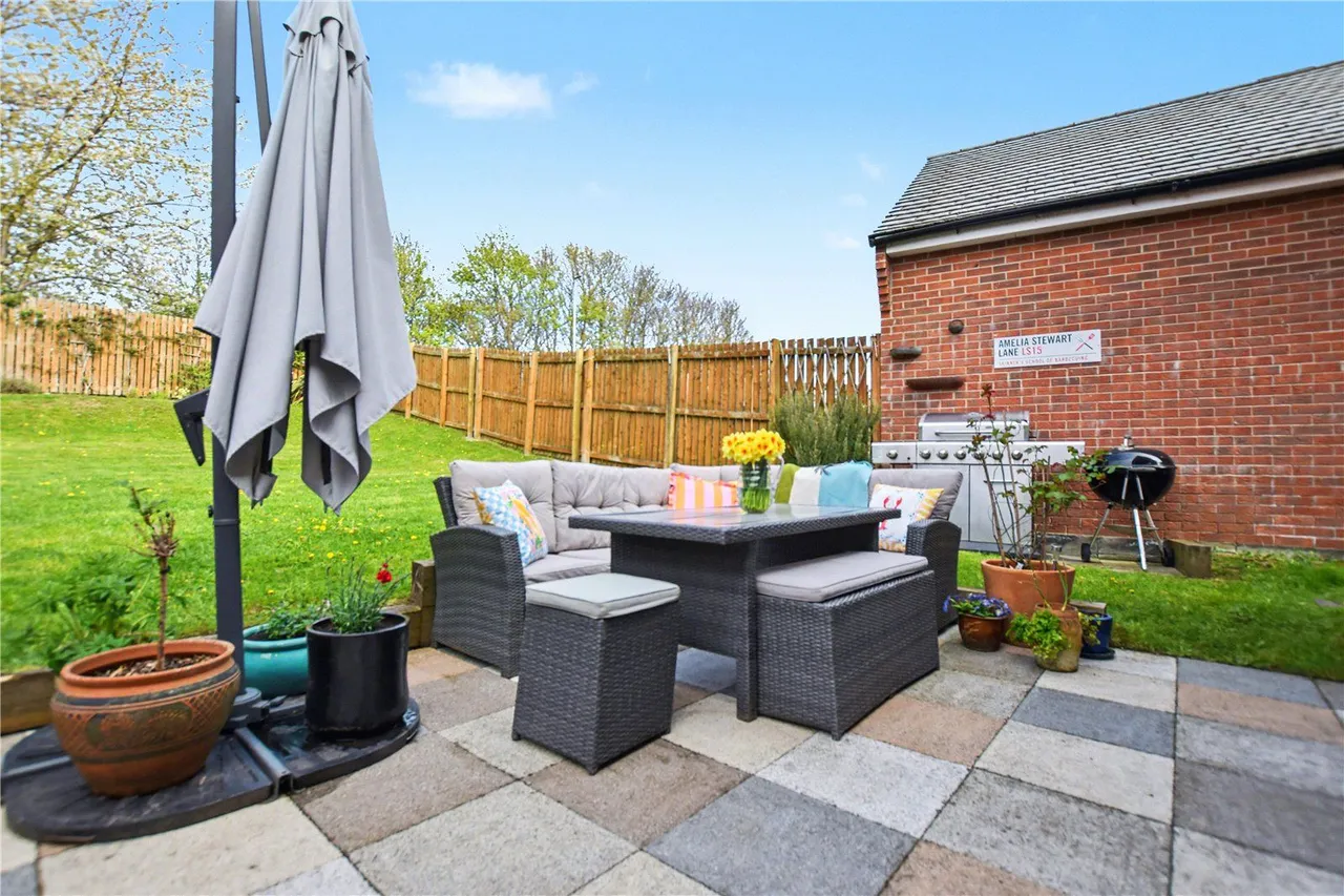 Amelia Stewart Lane, Manston, LS15, photo 9