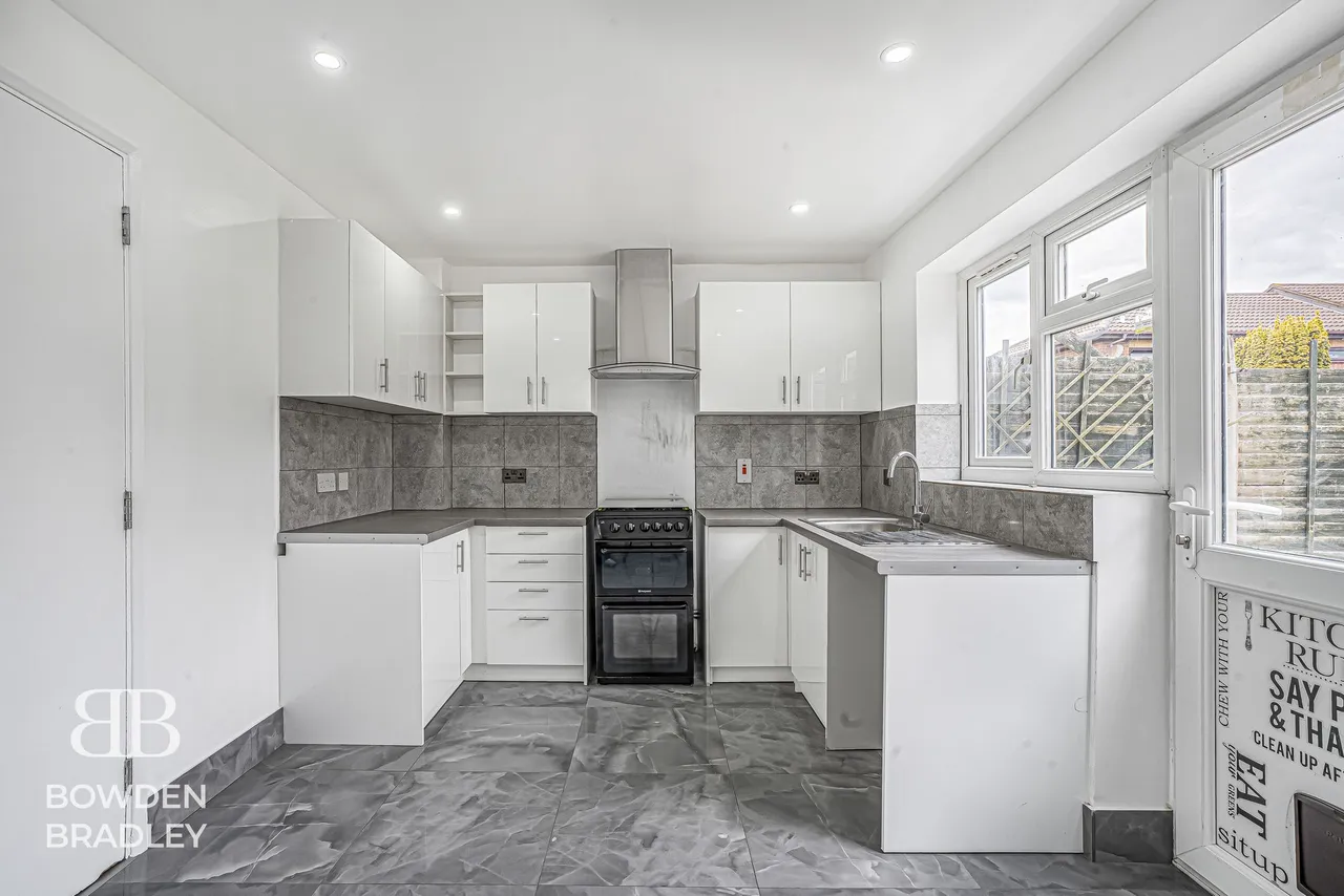 Woodman Path, Hainault, IG6, photo 6