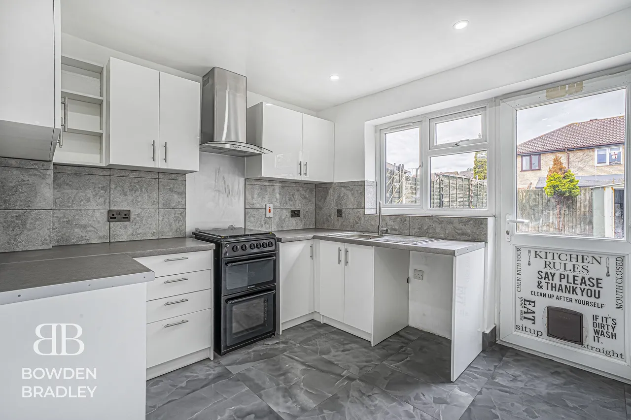 Woodman Path, Hainault, IG6, photo 8