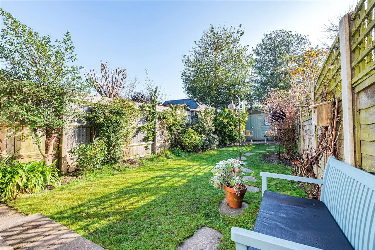 Chestnut Avenue, Hampton, London, TW12 2NU, photo 7