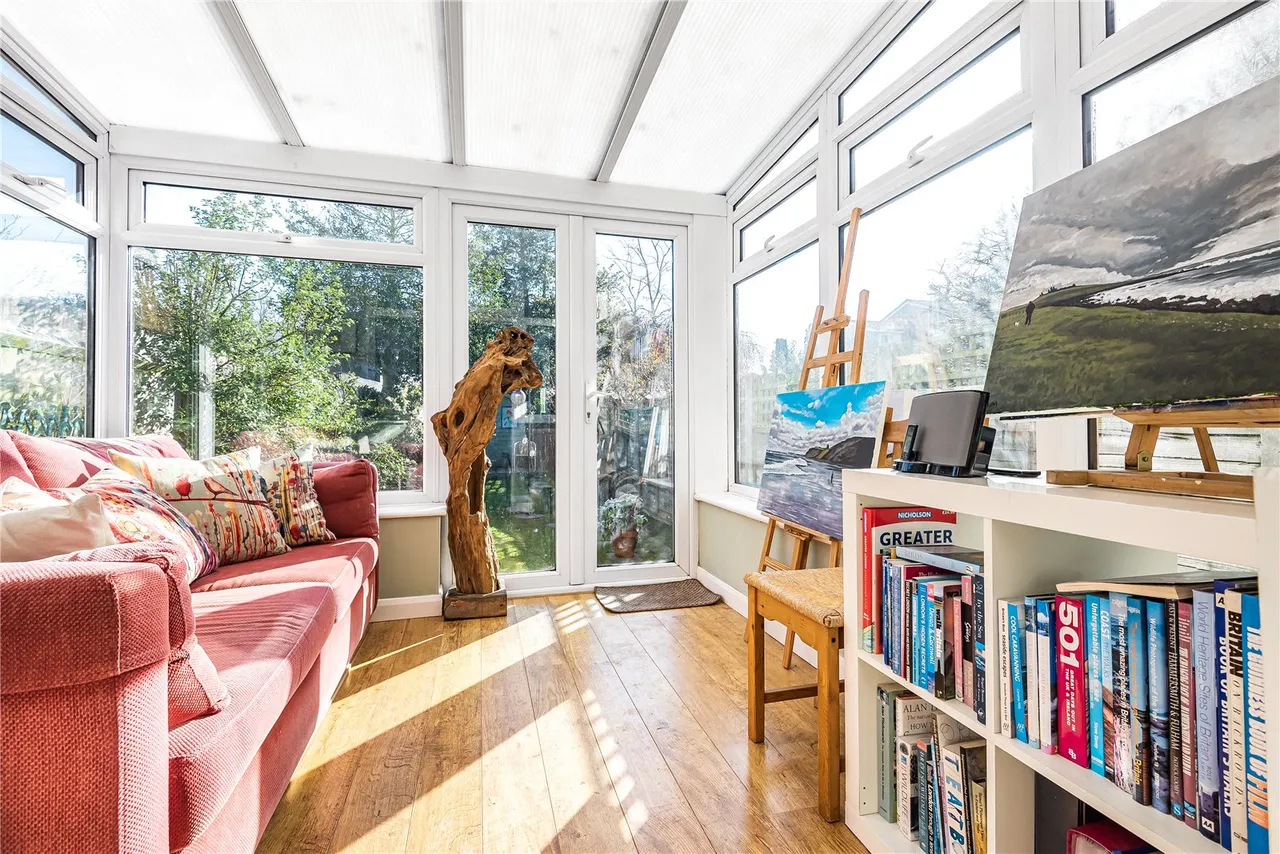 Chestnut Avenue, Hampton, London, TW12 2NU, photo 6
