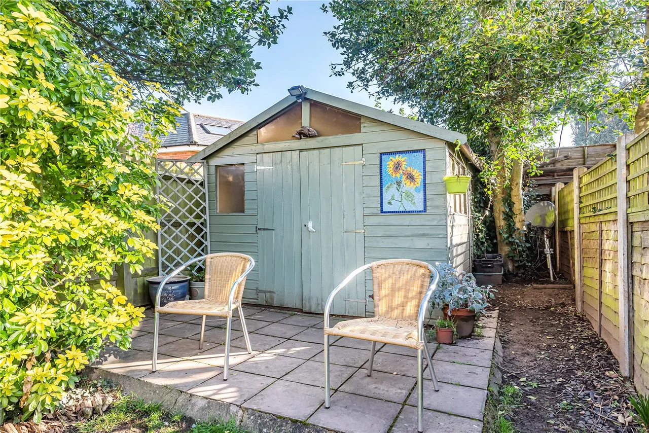 Chestnut Avenue, Hampton, London, TW12 2NU, photo 8
