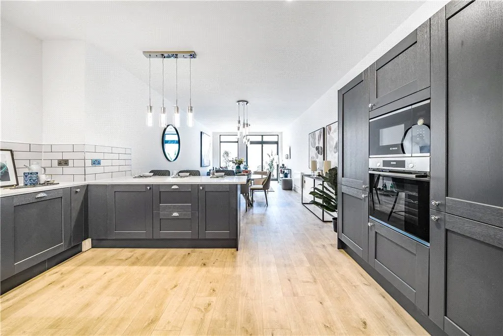 Rosemont Road, London Fees Apply, W3, photo 6
