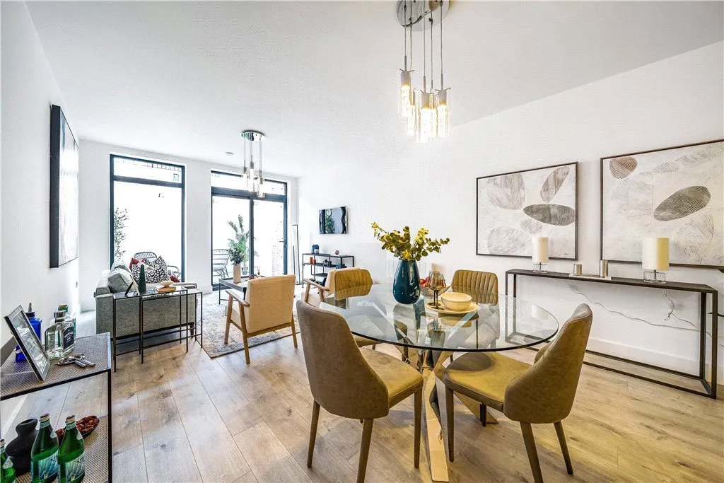 Rosemont Road, London Fees Apply, W3, photo 3