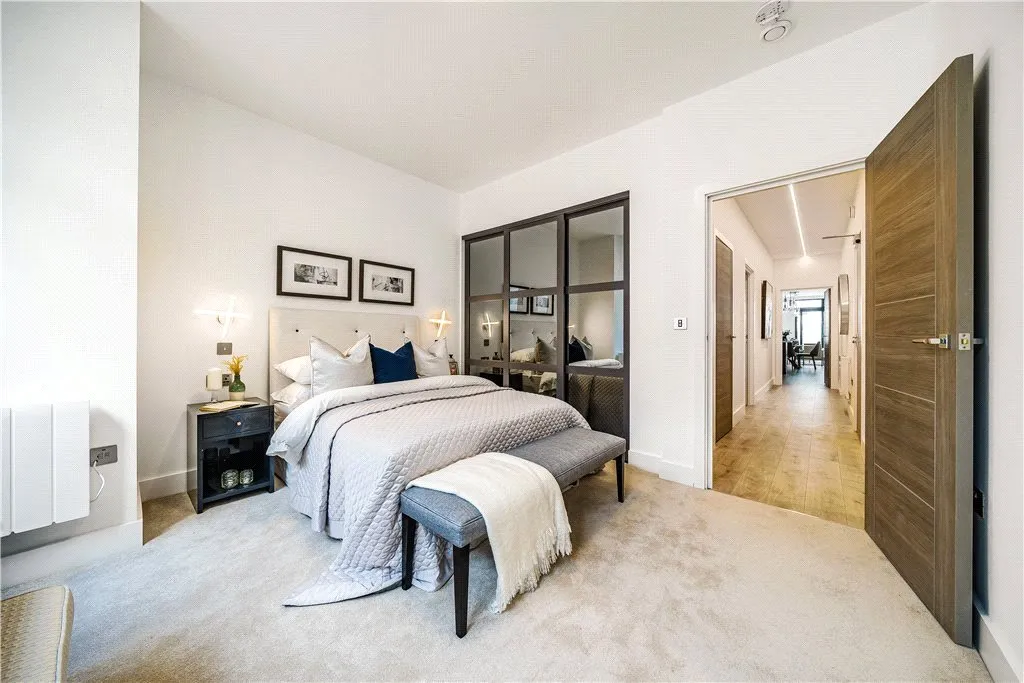 Rosemont Road, London Fees Apply, W3, photo 4