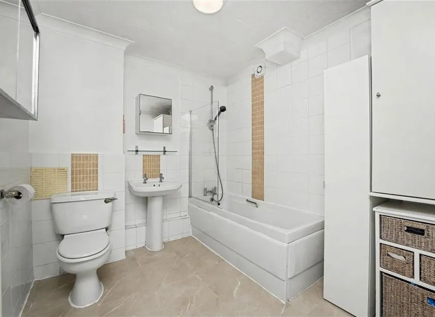 Commercial Road, Wapping, E14, photo 11
