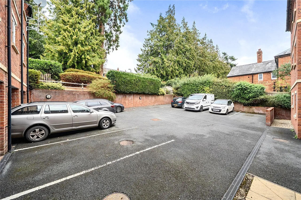 Victoria Road, Kington, Herefordshire, HR5 3FG, photo 2