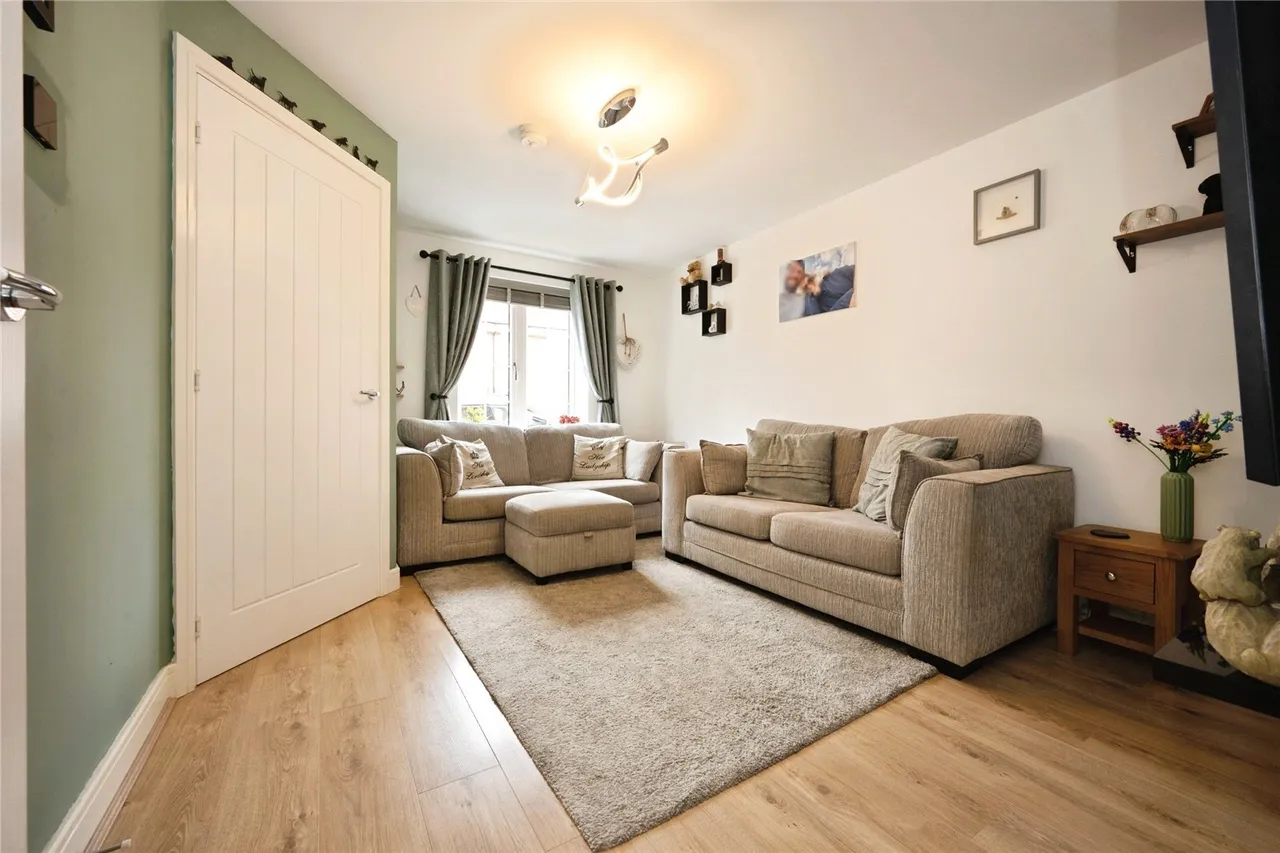 Morpeth Crescent, Houghton Regis, Dunstable, Bedfordshire, LU5, photo 3