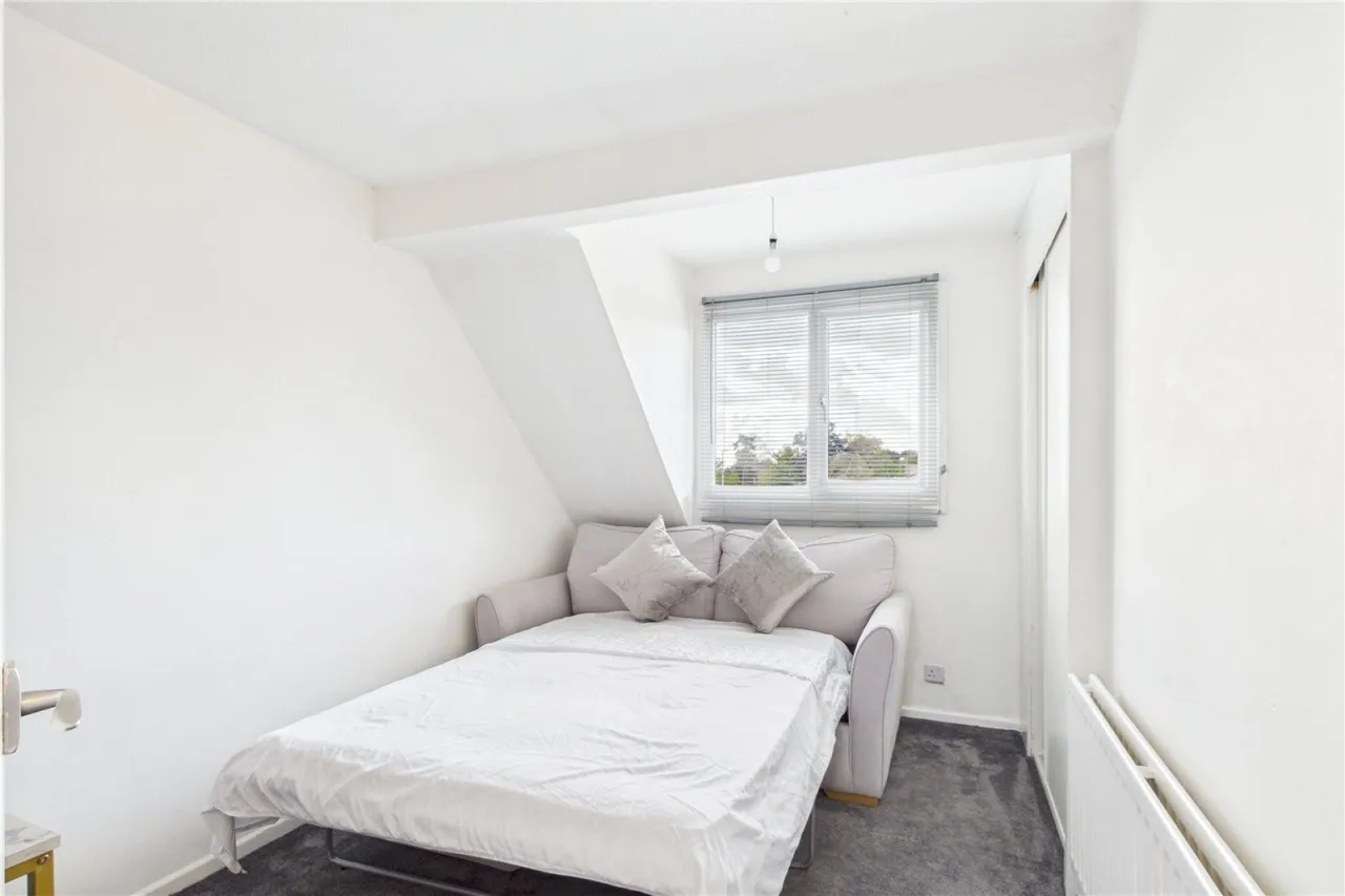 Askew Drive, Spencers Wood, RG7, photo 11