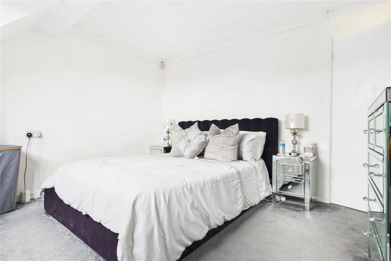 Askew Drive, Spencers Wood, RG7, photo 9