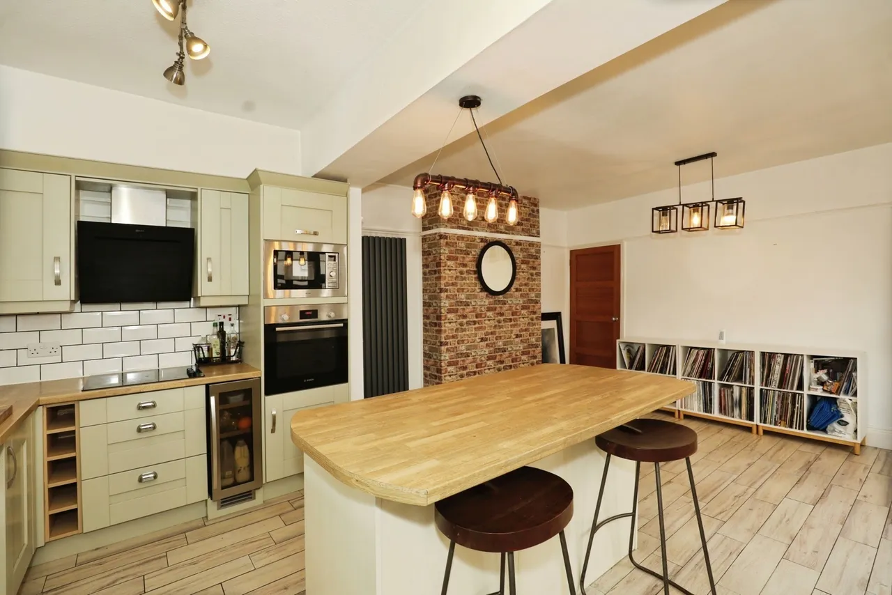 Valley Road, Wistaston, Crewe, Cheshire, CW2, photo 7