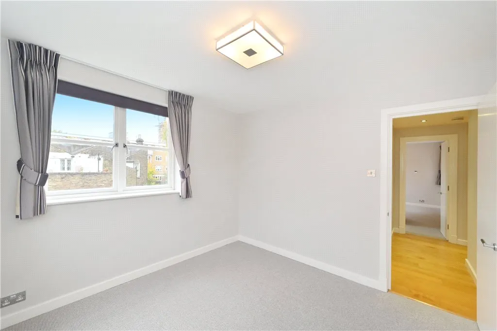 Battersea High St, London, SW11, photo 30
