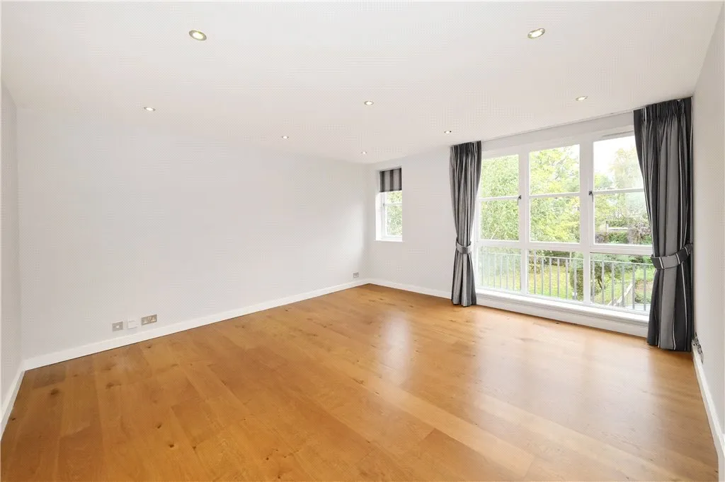 Battersea High St, London, SW11, photo 17
