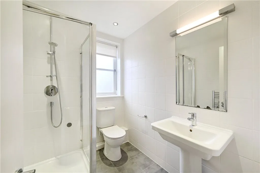 Battersea High St, London, SW11, photo 5
